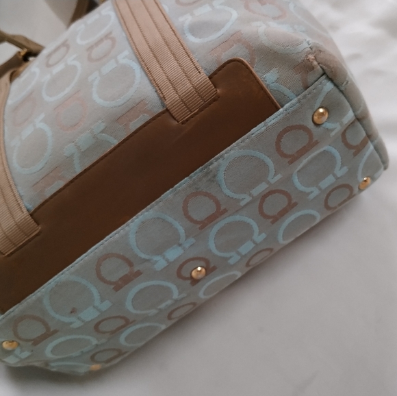 Salvatore Ferragamo Gancini Handbag AF215373 (Authentic ) - Picture 14 of 17